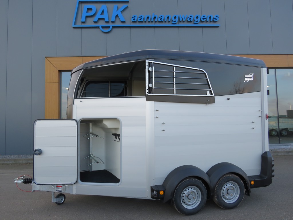 Ifor Williams HBX 511 2 paards trailer met zadelkamer
